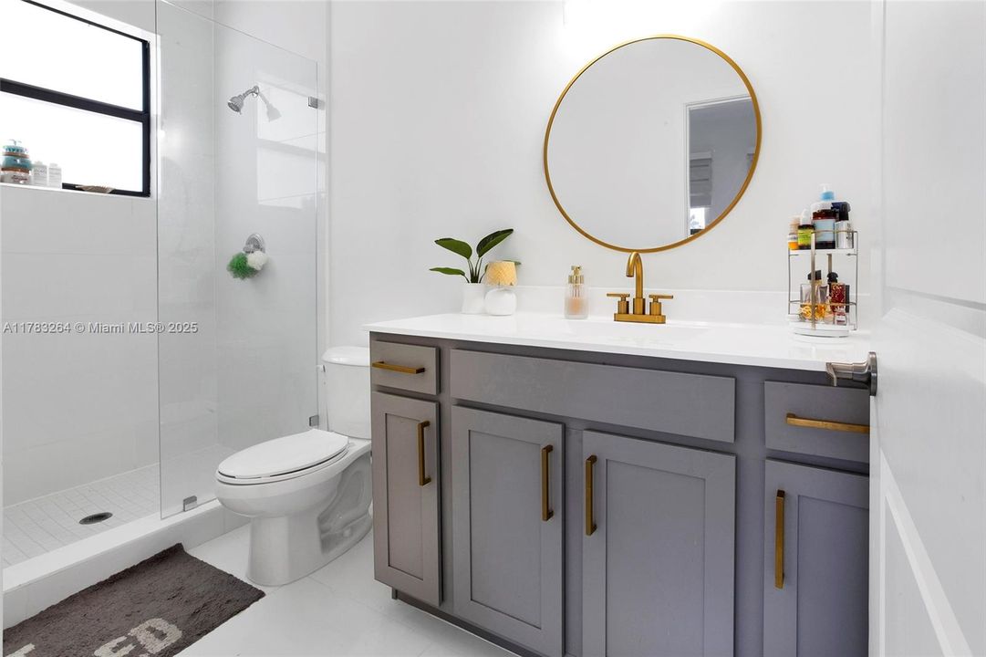 Недавно продано: $955,000 (4 спален, 3 ванн, 1939 Квадратных фут)