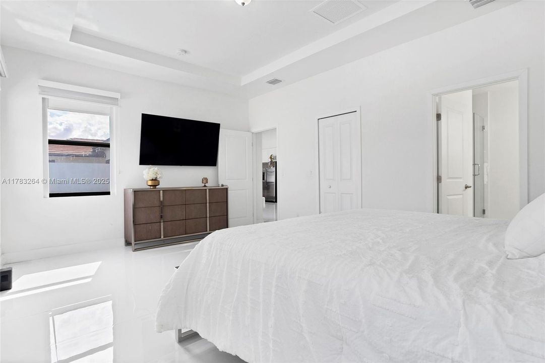 Недавно продано: $955,000 (4 спален, 3 ванн, 1939 Квадратных фут)