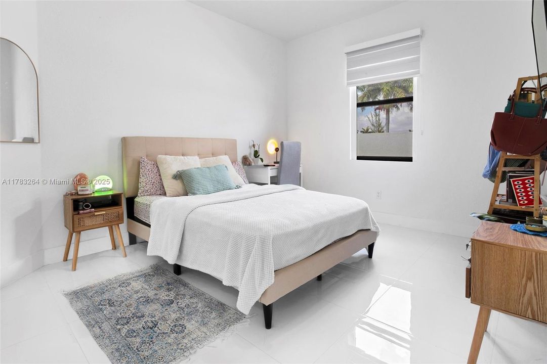 Недавно продано: $955,000 (4 спален, 3 ванн, 1939 Квадратных фут)