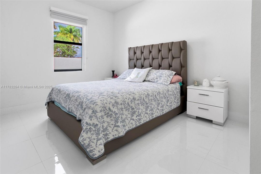 Недавно продано: $955,000 (4 спален, 3 ванн, 1939 Квадратных фут)