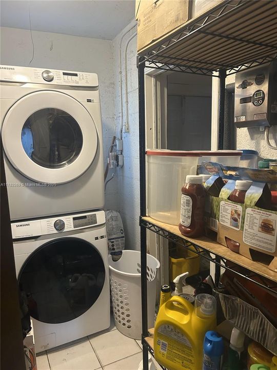 Recently Sold: $549,999 (5 beds, 2 baths, 1720 Square Feet)