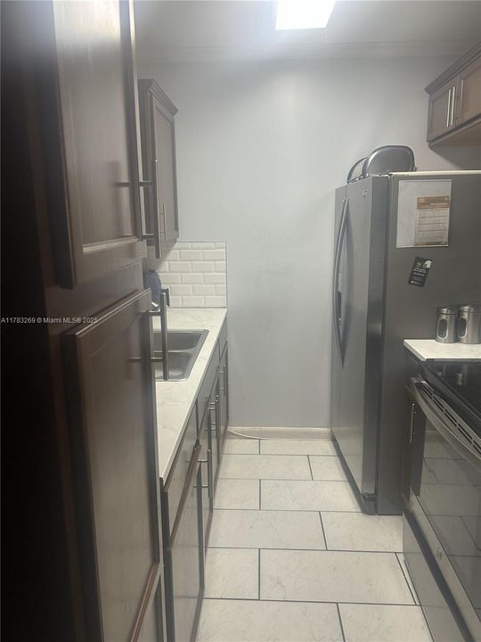 Recently Sold: $549,999 (5 beds, 2 baths, 1720 Square Feet)