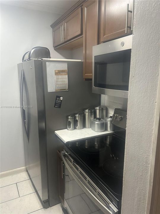 Recently Sold: $549,999 (5 beds, 2 baths, 1720 Square Feet)