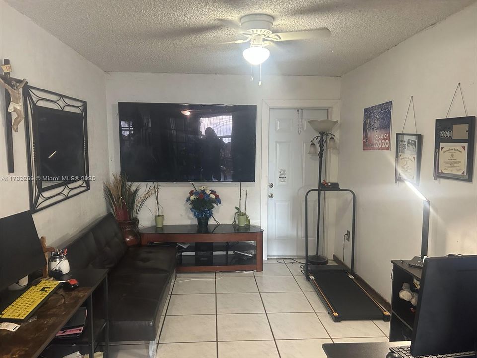 Recently Sold: $549,999 (5 beds, 2 baths, 1720 Square Feet)