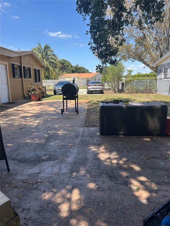 Recently Sold: $549,999 (5 beds, 2 baths, 1720 Square Feet)