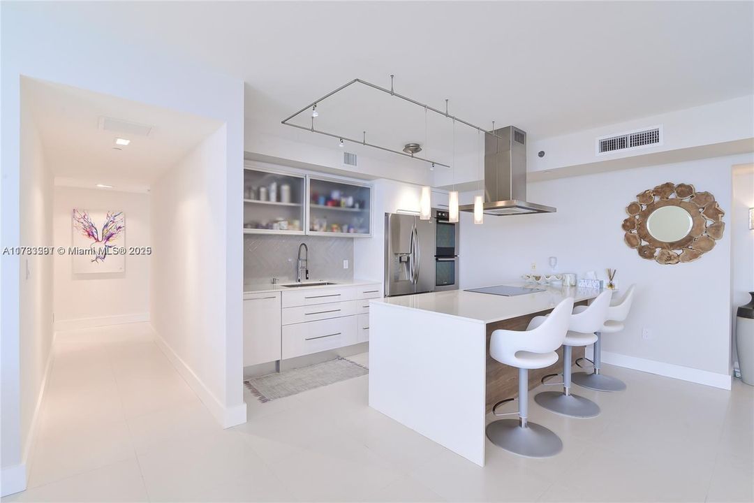 最近售出: $1,525,000 (2 贝兹, 2 浴室, 1782 平方英尺)