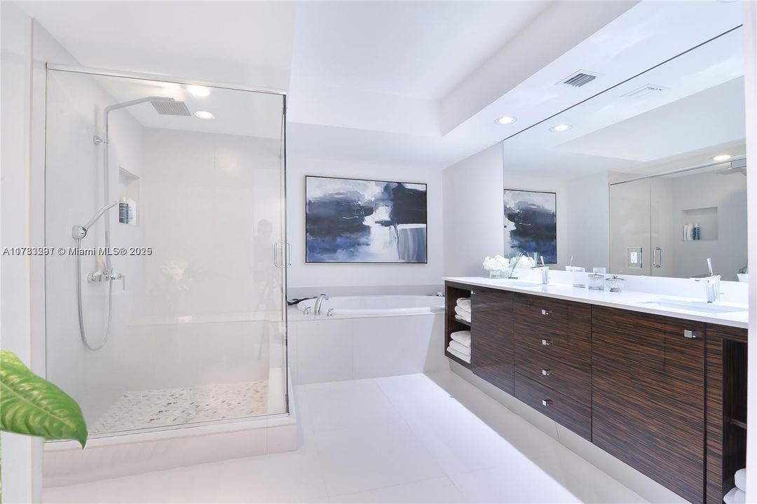 最近售出: $1,525,000 (2 贝兹, 2 浴室, 1782 平方英尺)