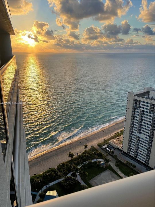 最近售出: $1,525,000 (2 贝兹, 2 浴室, 1782 平方英尺)