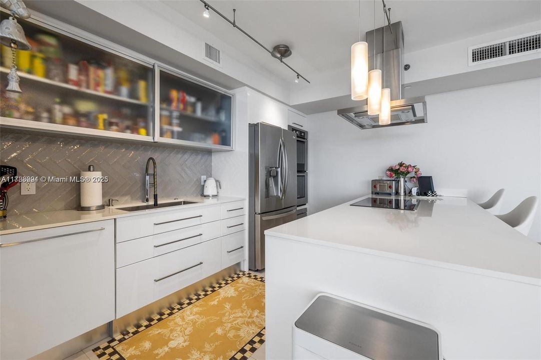 最近售出: $1,525,000 (2 贝兹, 2 浴室, 1782 平方英尺)