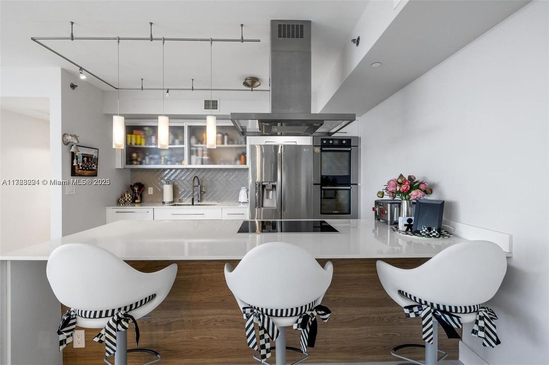 最近售出: $1,525,000 (2 贝兹, 2 浴室, 1782 平方英尺)