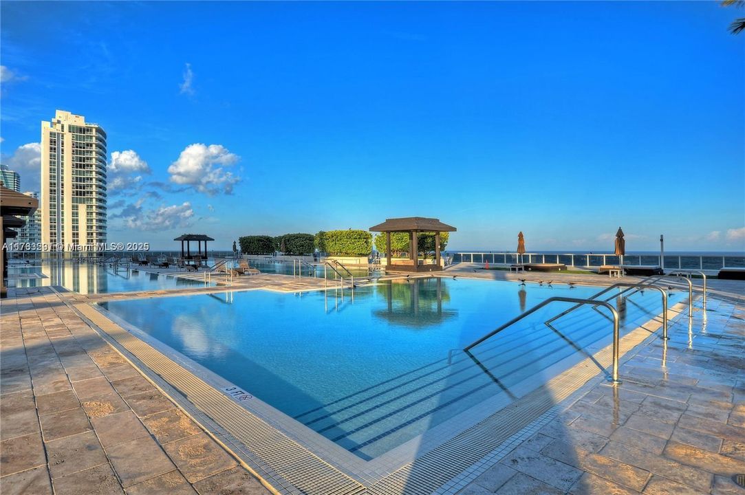 最近售出: $1,525,000 (2 贝兹, 2 浴室, 1782 平方英尺)