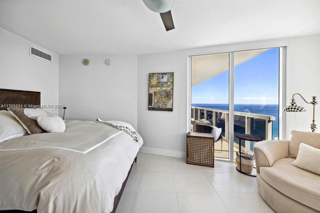 最近售出: $1,525,000 (2 贝兹, 2 浴室, 1782 平方英尺)