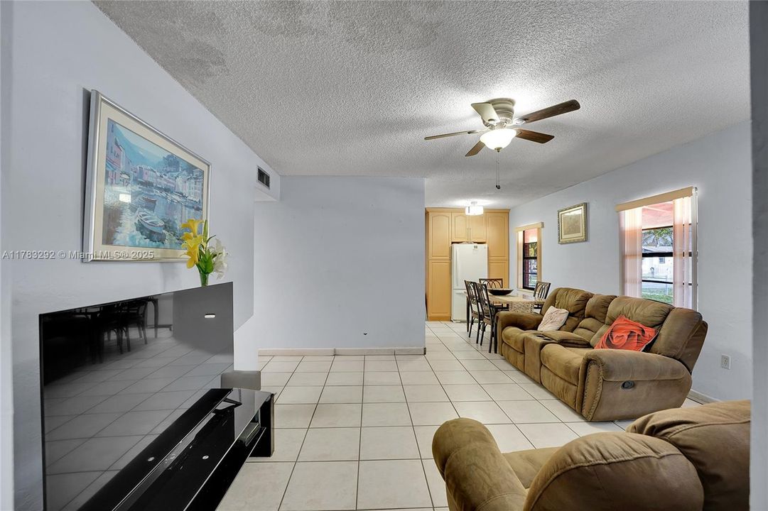 Recently Sold: $679,000 (6 beds, 3 baths, 2399 Square Feet)