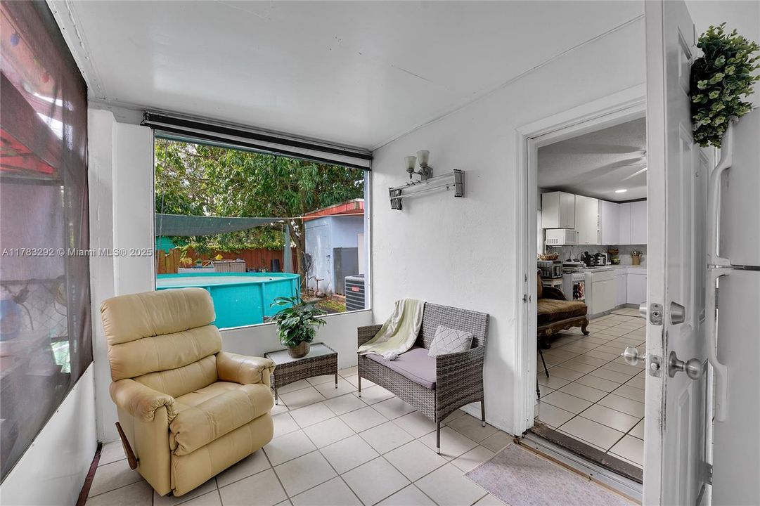 Recently Sold: $679,000 (6 beds, 3 baths, 2399 Square Feet)