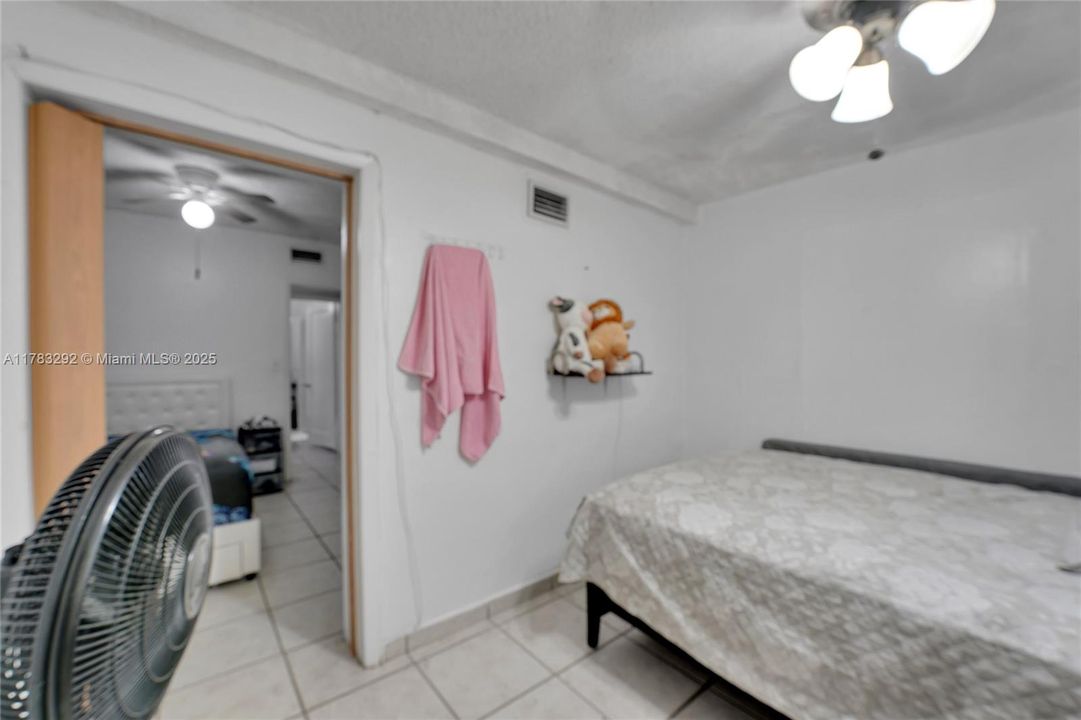 Recently Sold: $679,000 (6 beds, 3 baths, 2399 Square Feet)