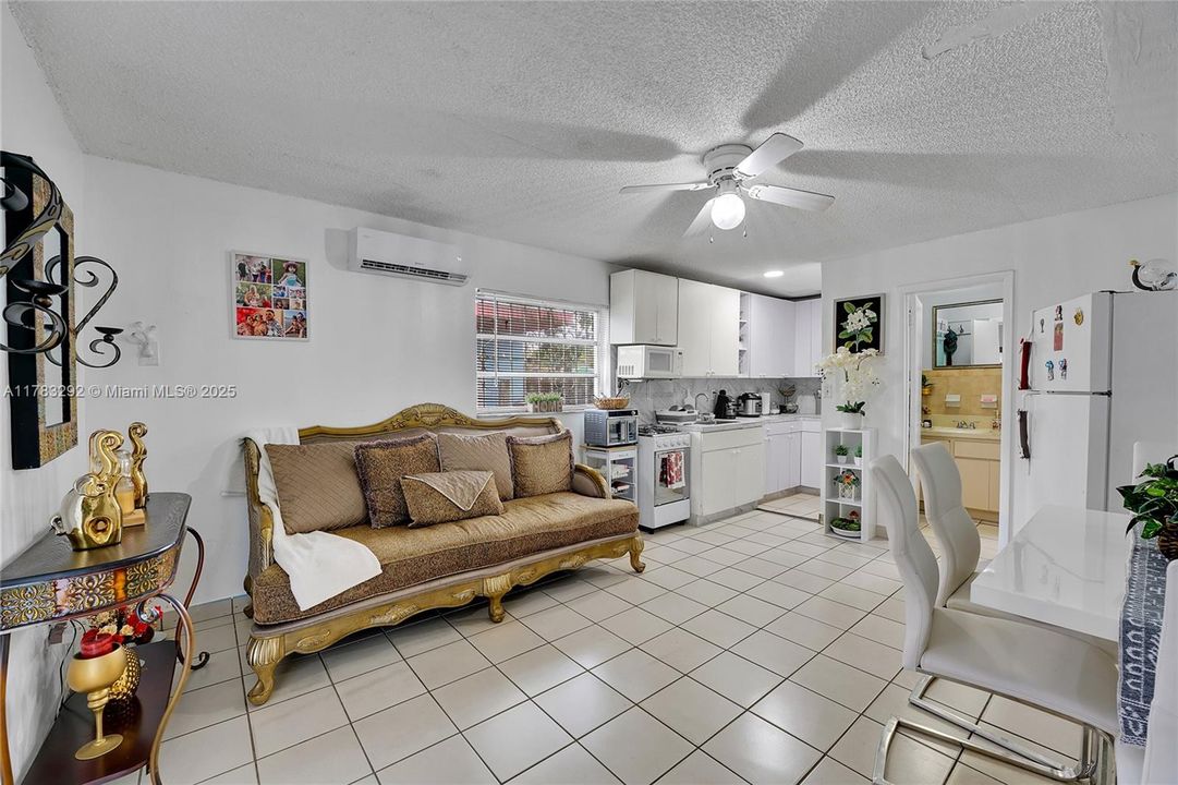 Recently Sold: $679,000 (6 beds, 3 baths, 2399 Square Feet)