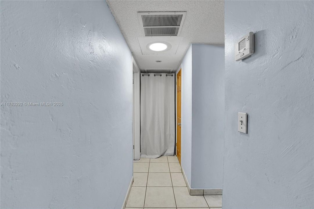 Recently Sold: $679,000 (6 beds, 3 baths, 2399 Square Feet)