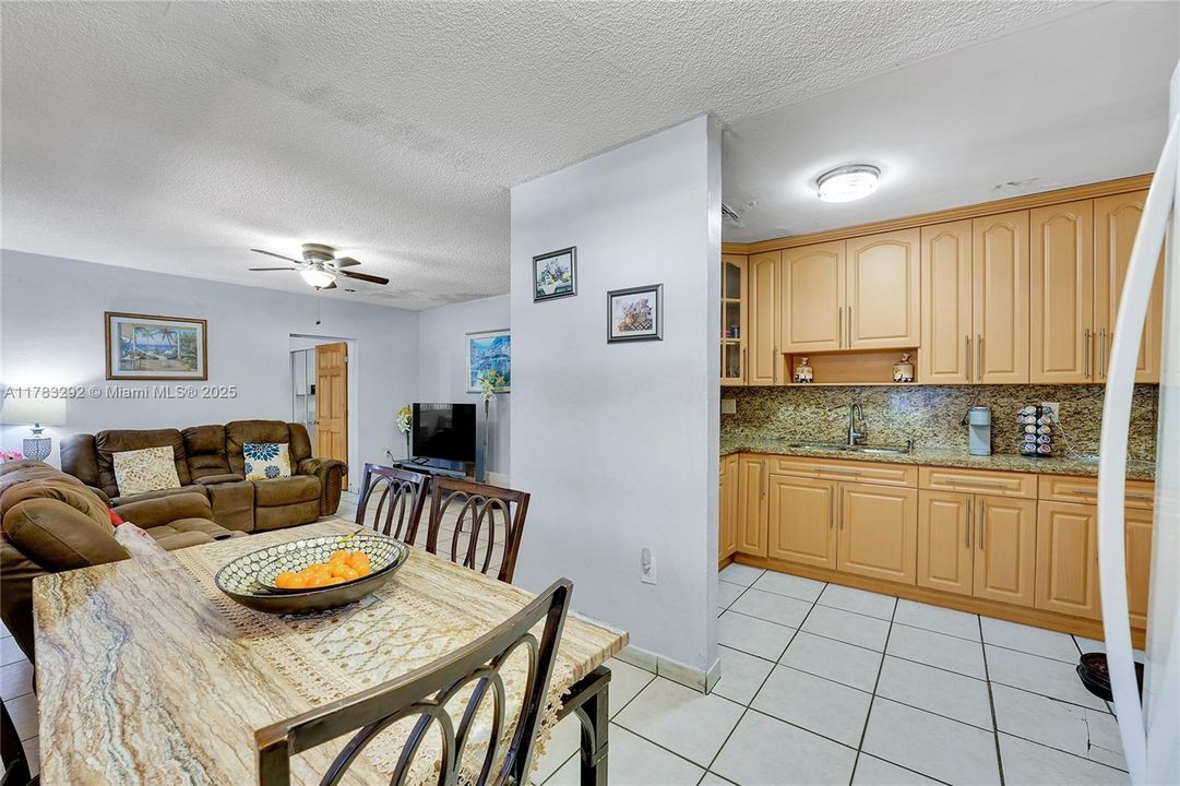 Recently Sold: $679,000 (6 beds, 3 baths, 2399 Square Feet)