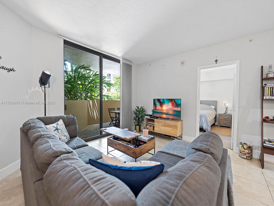 Vendido Recientemente: $574,900 (2 camas, 1 baños, 990 Pies cuadrados)