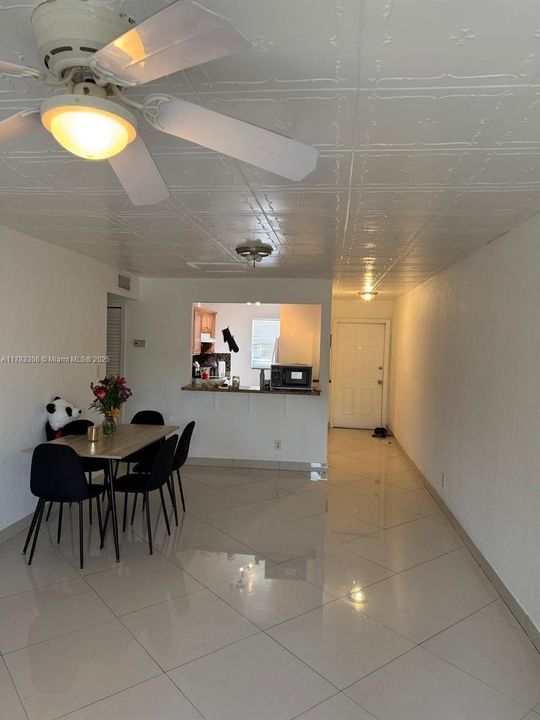 Недавно продано: $210,000 (2 спален, 2 ванн, 870 Квадратных фут)