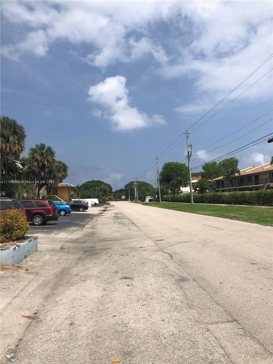 Недавно продано: $210,000 (2 спален, 2 ванн, 870 Квадратных фут)