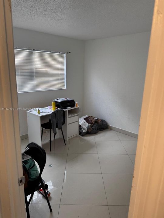 Недавно продано: $210,000 (2 спален, 2 ванн, 870 Квадратных фут)