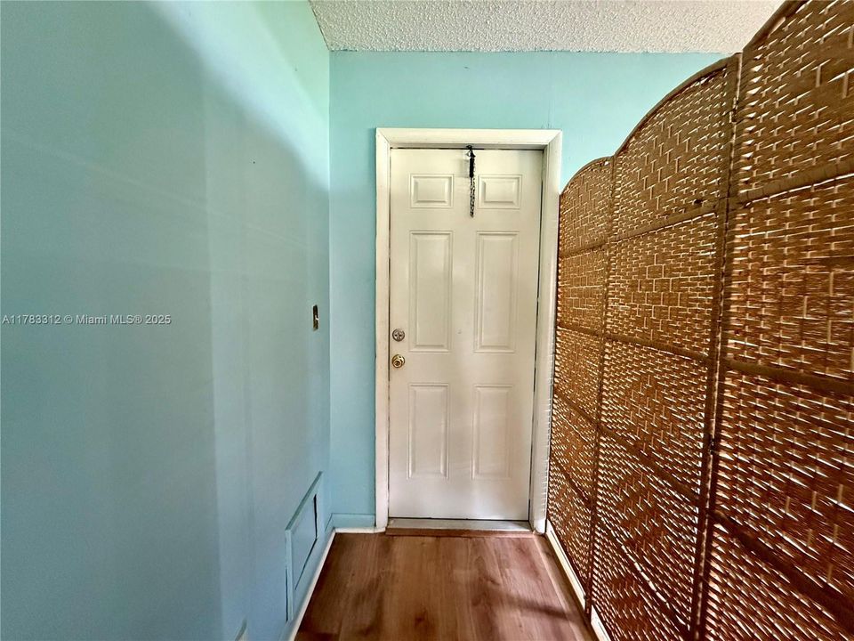 最近售出: $175,000 (2 贝兹, 2 浴室, 1080 平方英尺)