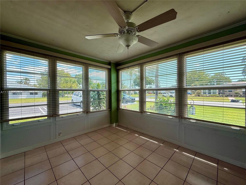 最近售出: $175,000 (2 贝兹, 2 浴室, 1080 平方英尺)