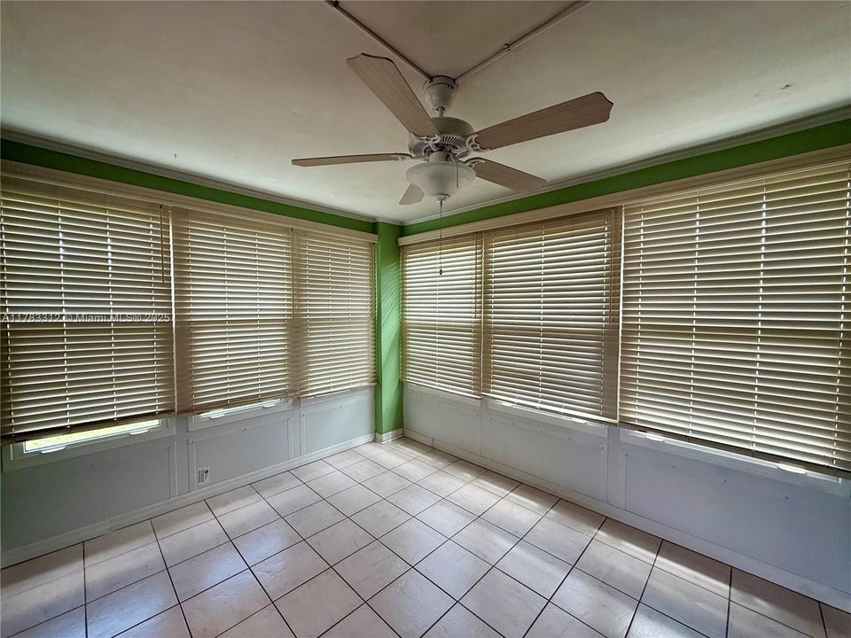 最近售出: $175,000 (2 贝兹, 2 浴室, 1080 平方英尺)