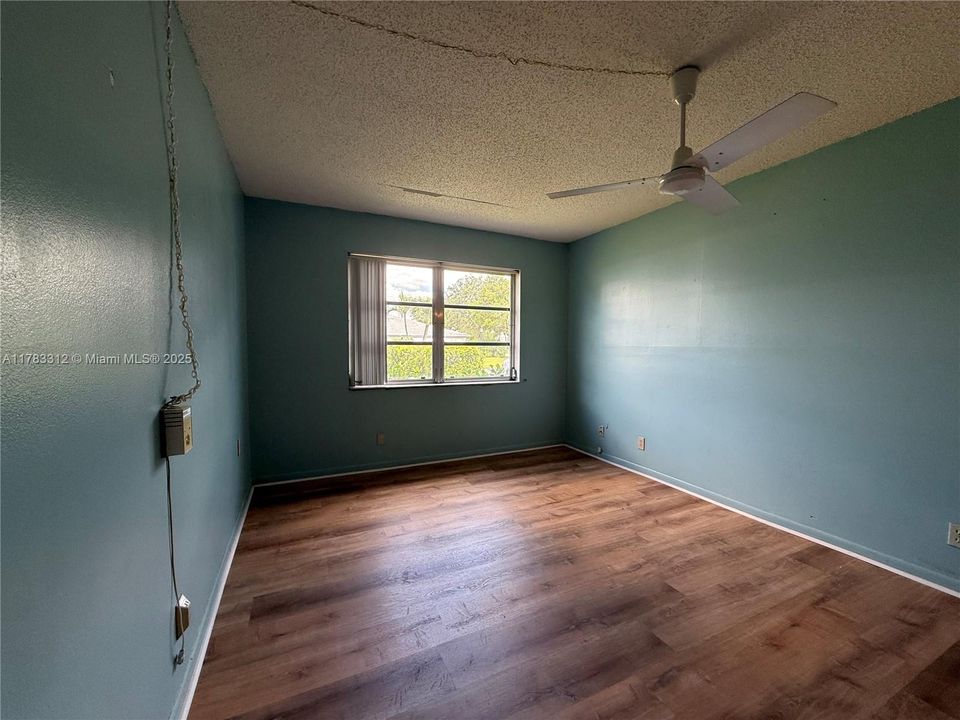 最近售出: $175,000 (2 贝兹, 2 浴室, 1080 平方英尺)