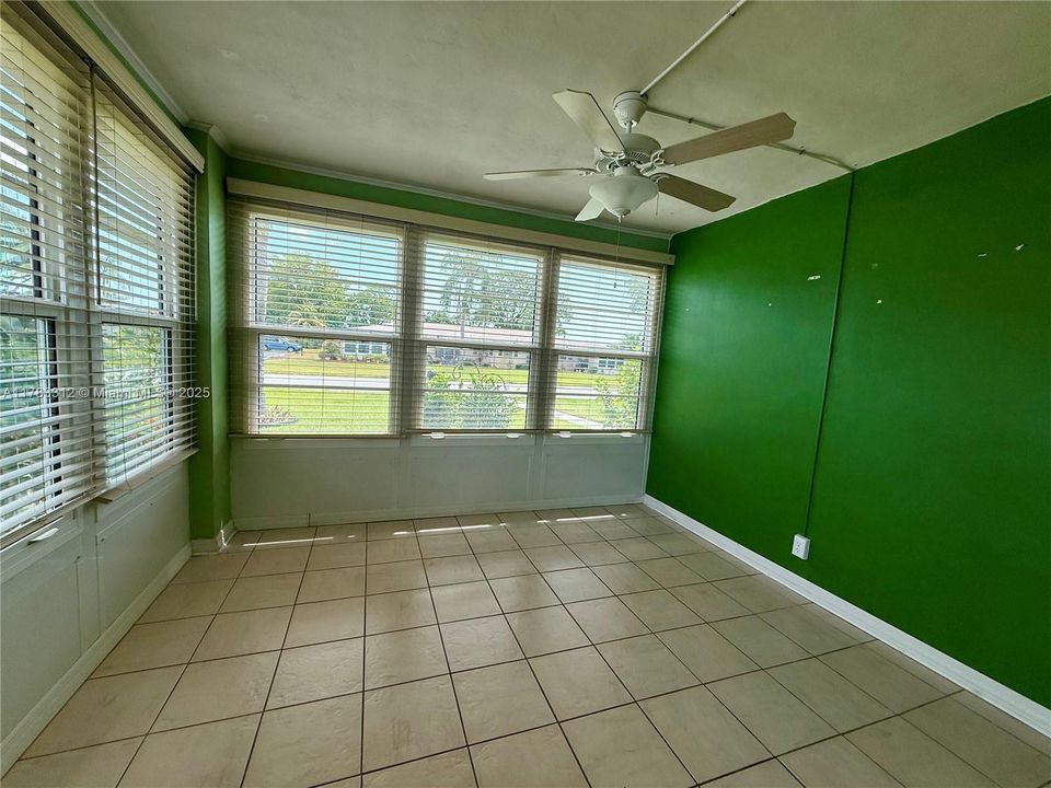 最近售出: $175,000 (2 贝兹, 2 浴室, 1080 平方英尺)