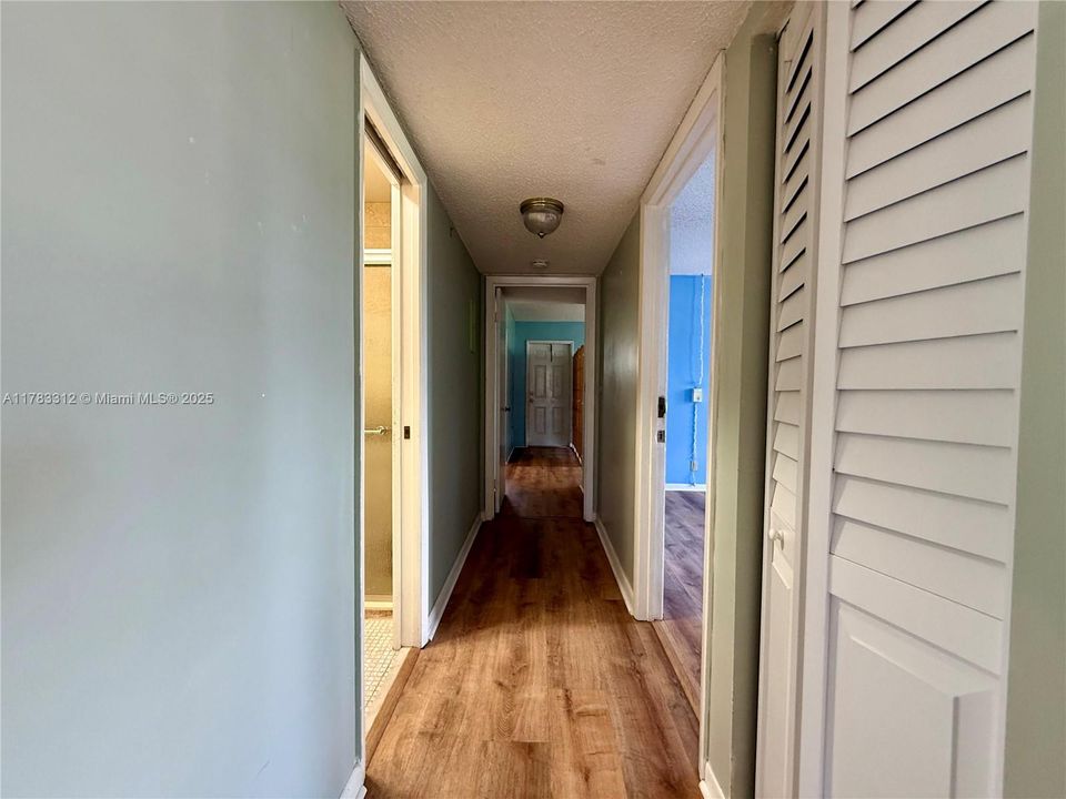 最近售出: $175,000 (2 贝兹, 2 浴室, 1080 平方英尺)