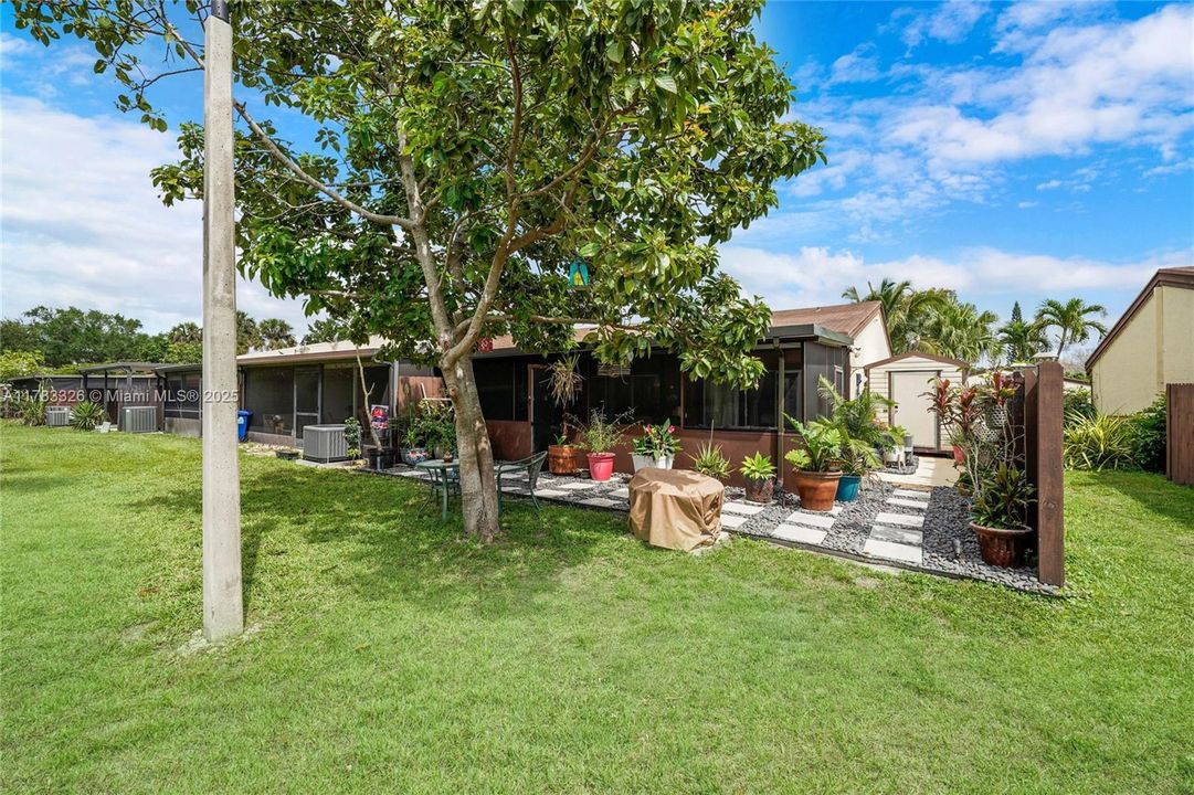 Recently Sold: $495,000 (2 beds, 2 baths, 1196 Square Feet)