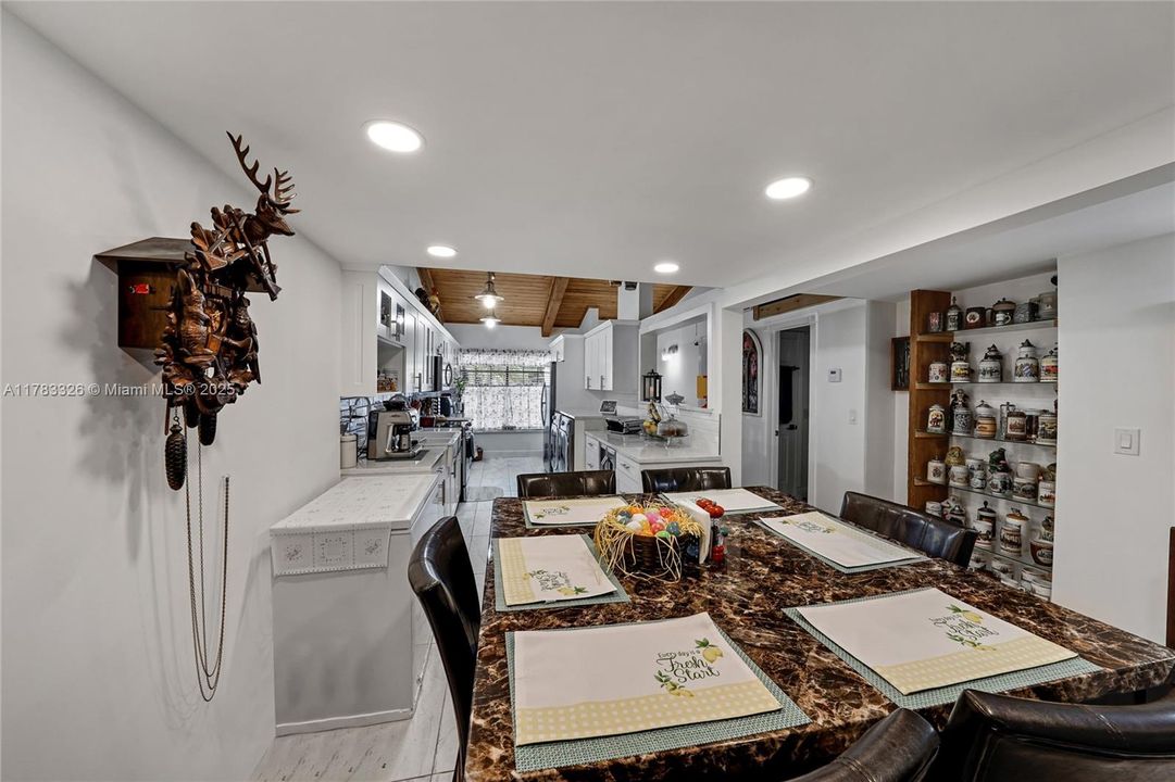 Recently Sold: $495,000 (2 beds, 2 baths, 1196 Square Feet)