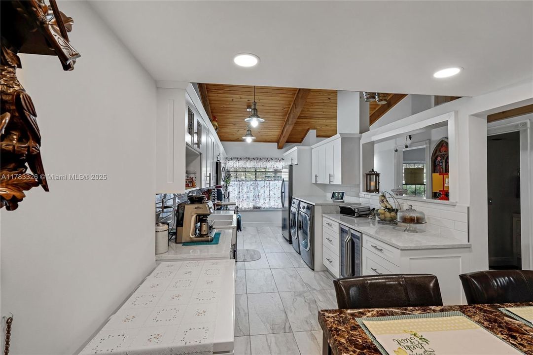 Recently Sold: $495,000 (2 beds, 2 baths, 1196 Square Feet)