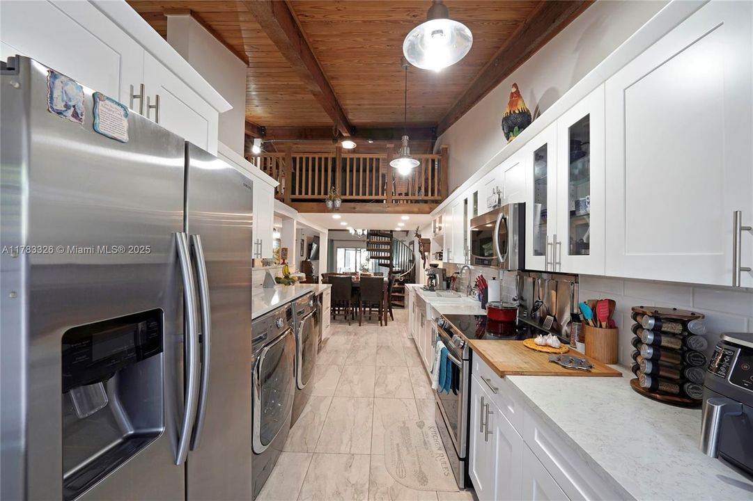 Recently Sold: $495,000 (2 beds, 2 baths, 1196 Square Feet)