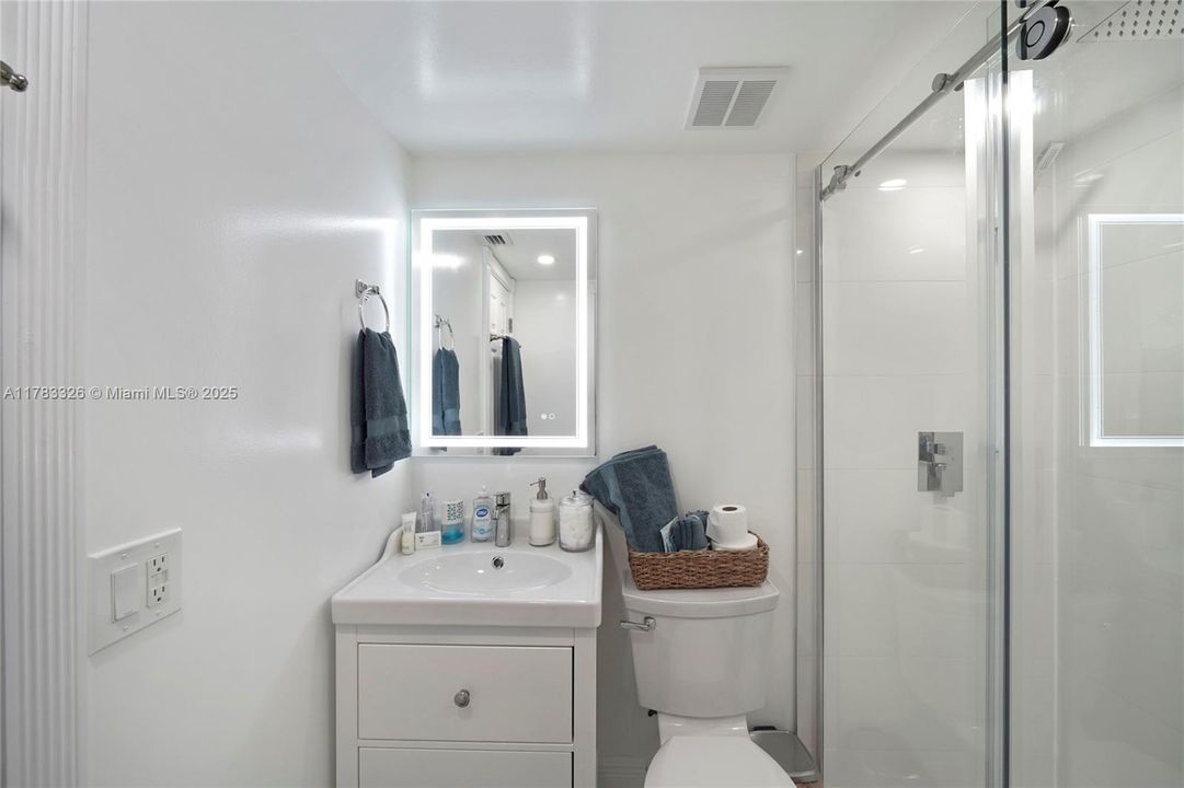 Recently Sold: $495,000 (2 beds, 2 baths, 1196 Square Feet)