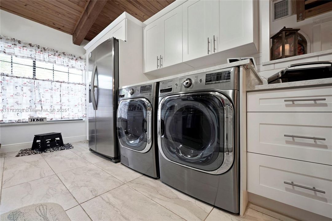 Recently Sold: $495,000 (2 beds, 2 baths, 1196 Square Feet)