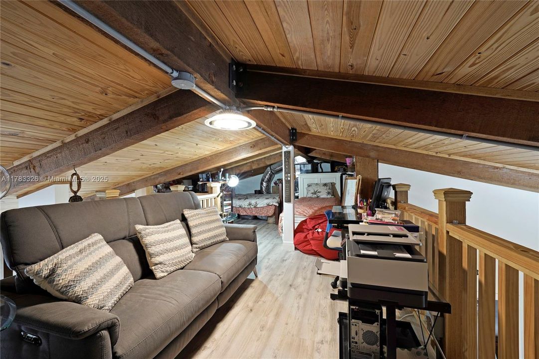 Recently Sold: $495,000 (2 beds, 2 baths, 1196 Square Feet)