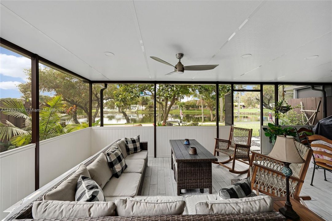 Recently Sold: $495,000 (2 beds, 2 baths, 1196 Square Feet)