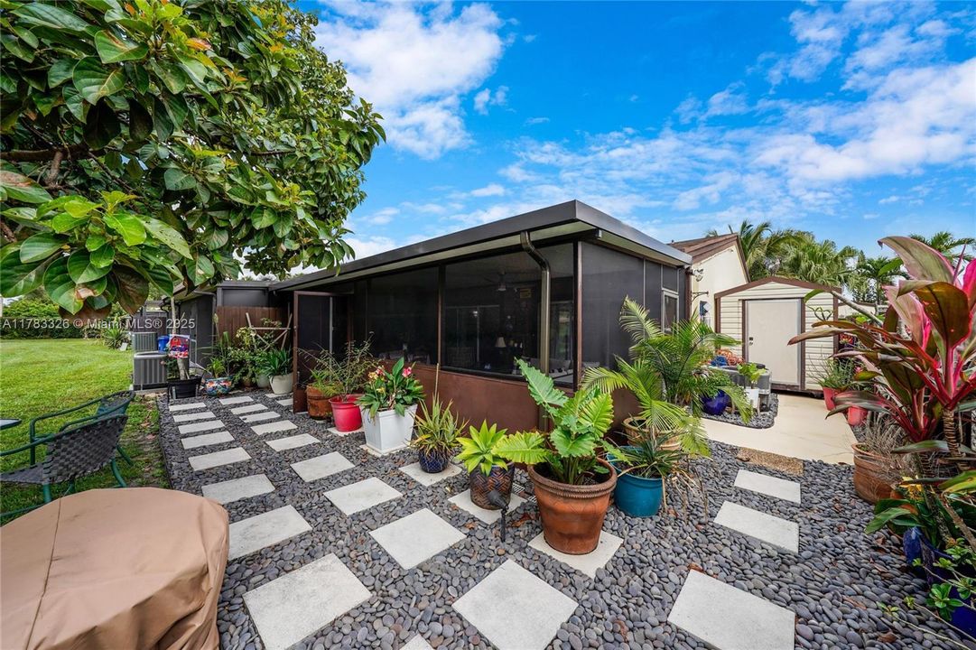 Recently Sold: $495,000 (2 beds, 2 baths, 1196 Square Feet)