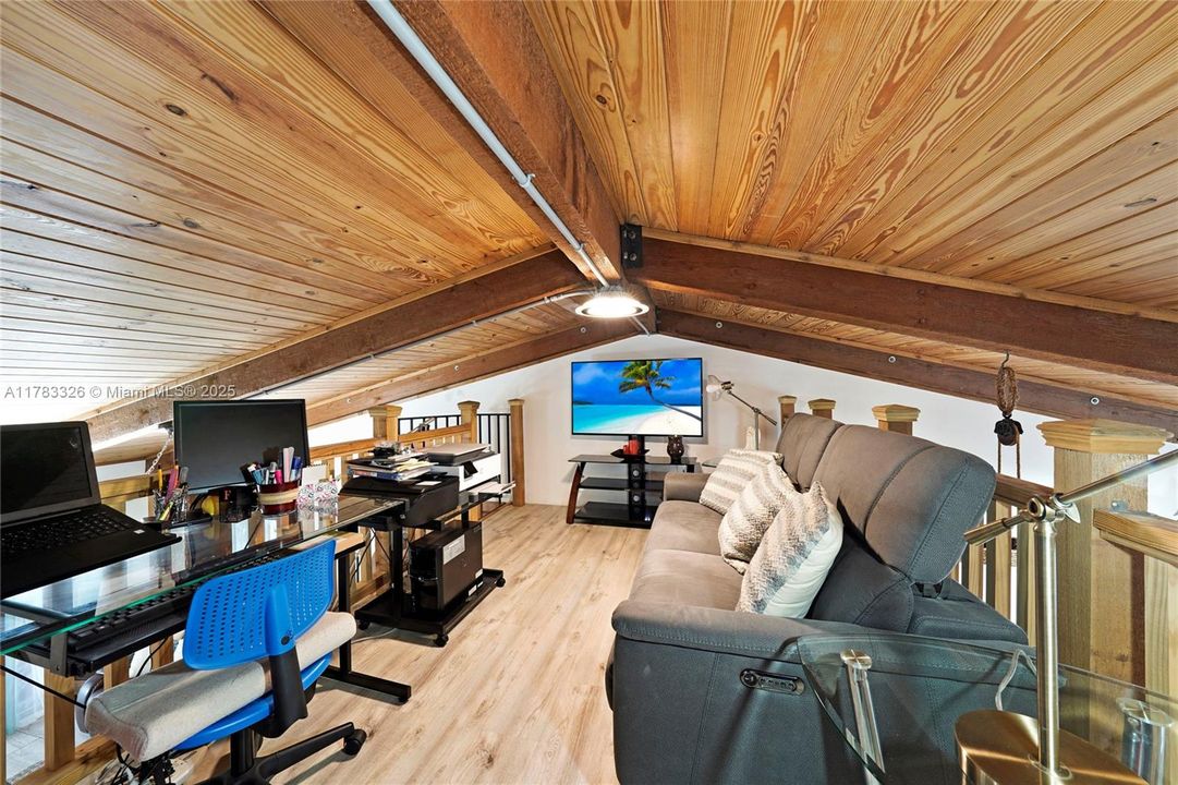 Recently Sold: $495,000 (2 beds, 2 baths, 1196 Square Feet)