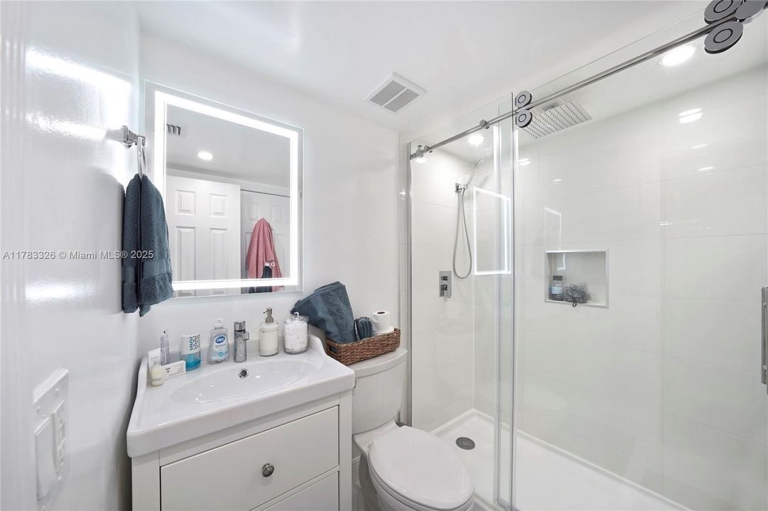 Recently Sold: $495,000 (2 beds, 2 baths, 1196 Square Feet)