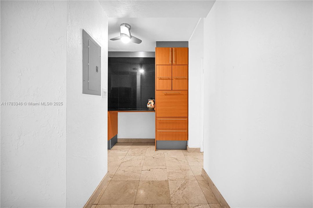 Recently Sold: $210,000 (1 beds, 1 baths, 700 Square Feet)