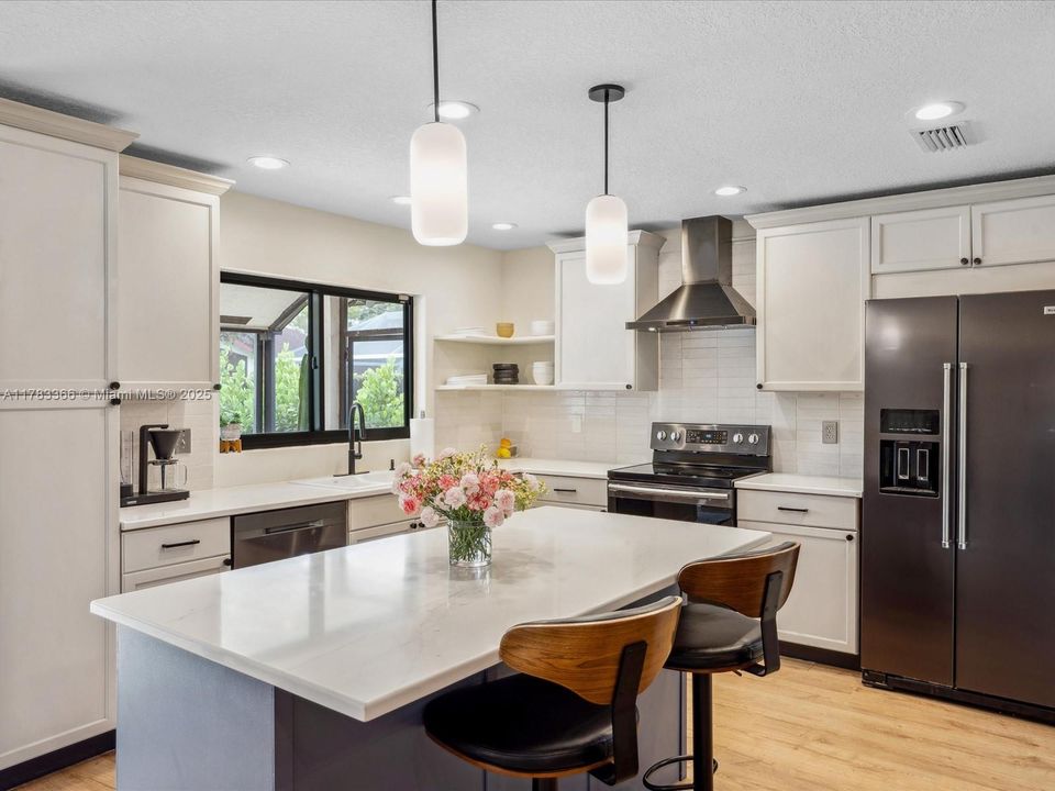 最近售出: $799,325 (3 贝兹, 2 浴室, 2059 平方英尺)