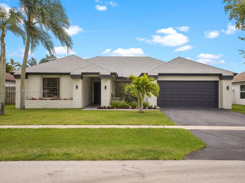 最近售出: $799,325 (3 贝兹, 2 浴室, 2059 平方英尺)