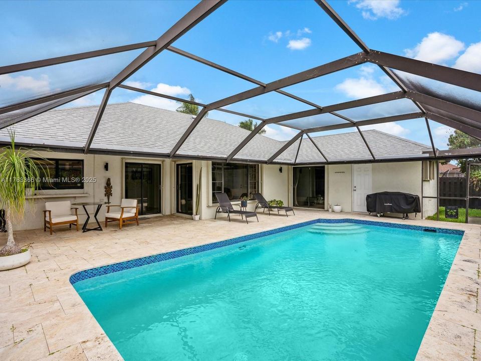 最近售出: $799,325 (3 贝兹, 2 浴室, 2059 平方英尺)