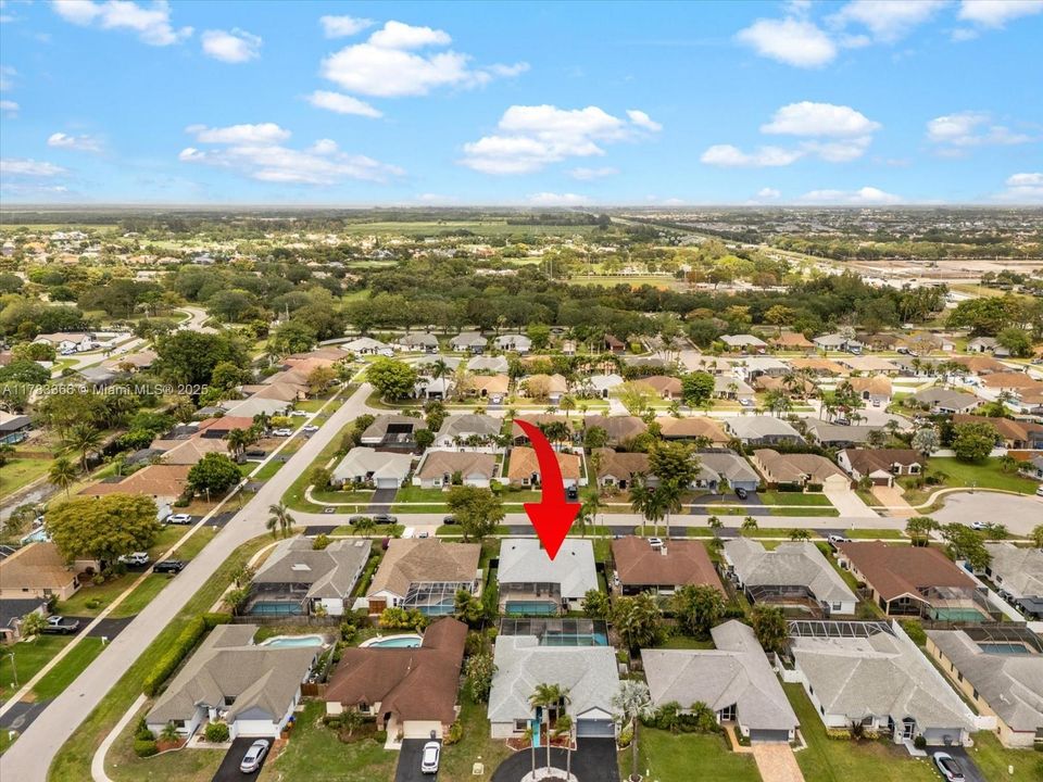 最近售出: $799,325 (3 贝兹, 2 浴室, 2059 平方英尺)