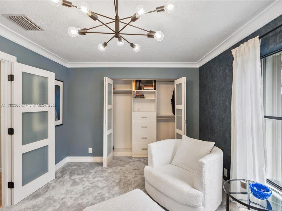 最近售出: $799,325 (3 贝兹, 2 浴室, 2059 平方英尺)