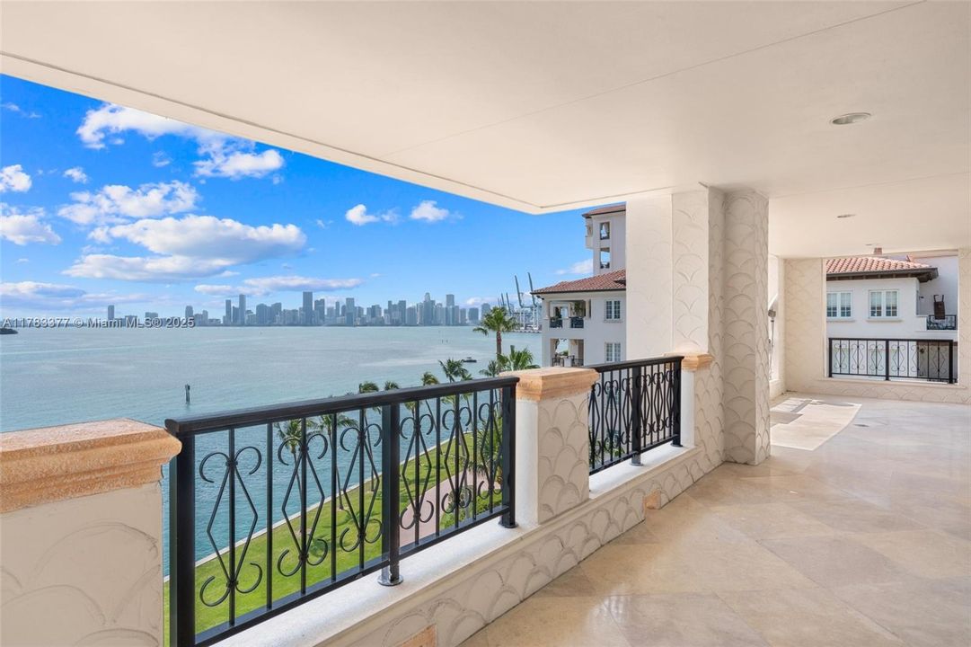 En Venta: $11,900,000 (4 camas, 4 baños, 4109 Pies cuadrados)